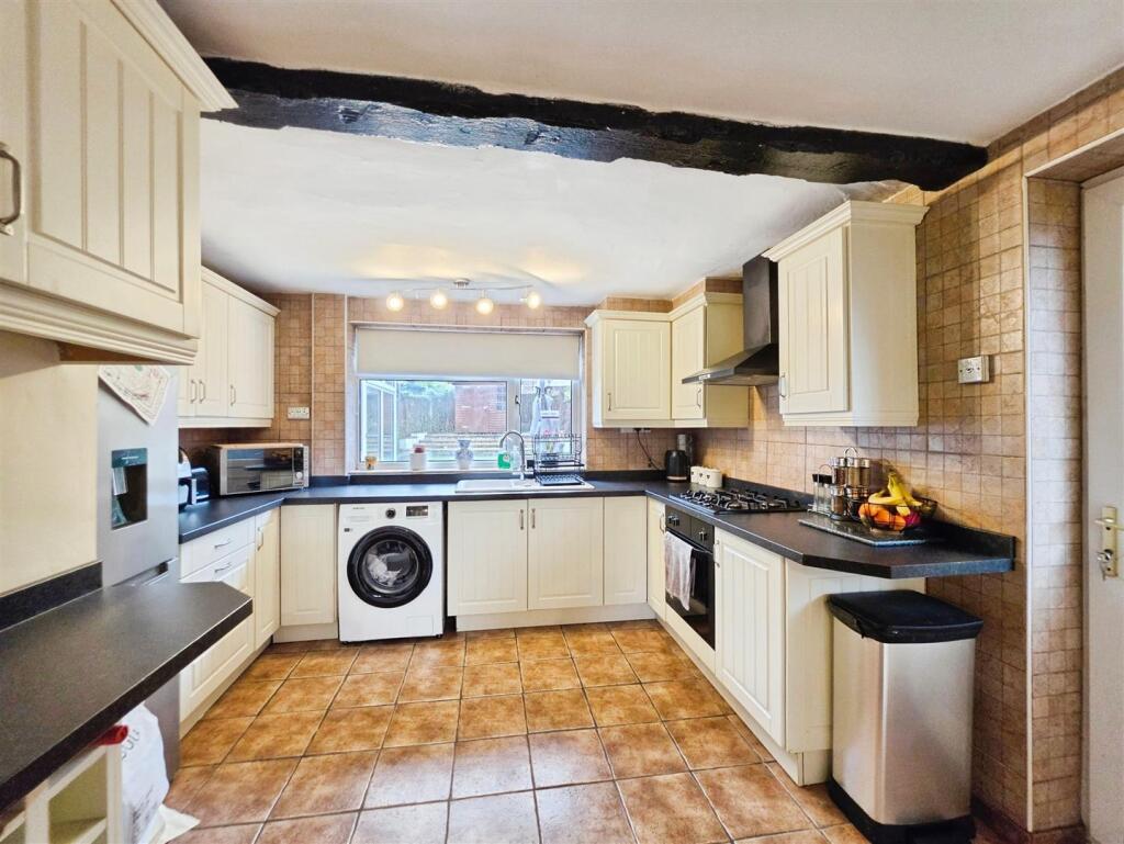 House in Staffordshire Moorlands, Knowle Style, Biddulph - View 4