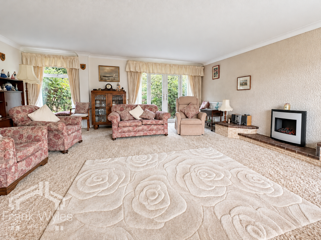 Hall Park Drive, Lytham St. Annes, Lancashire photo 4