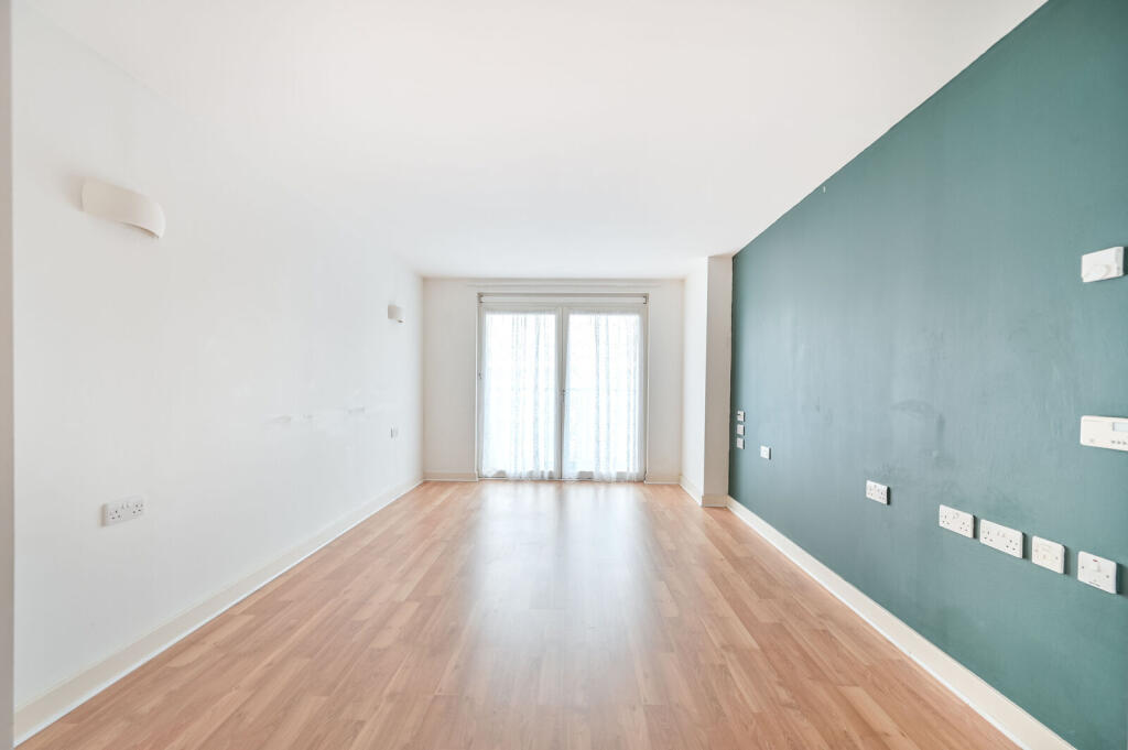 Apartment in Harrow - View 3