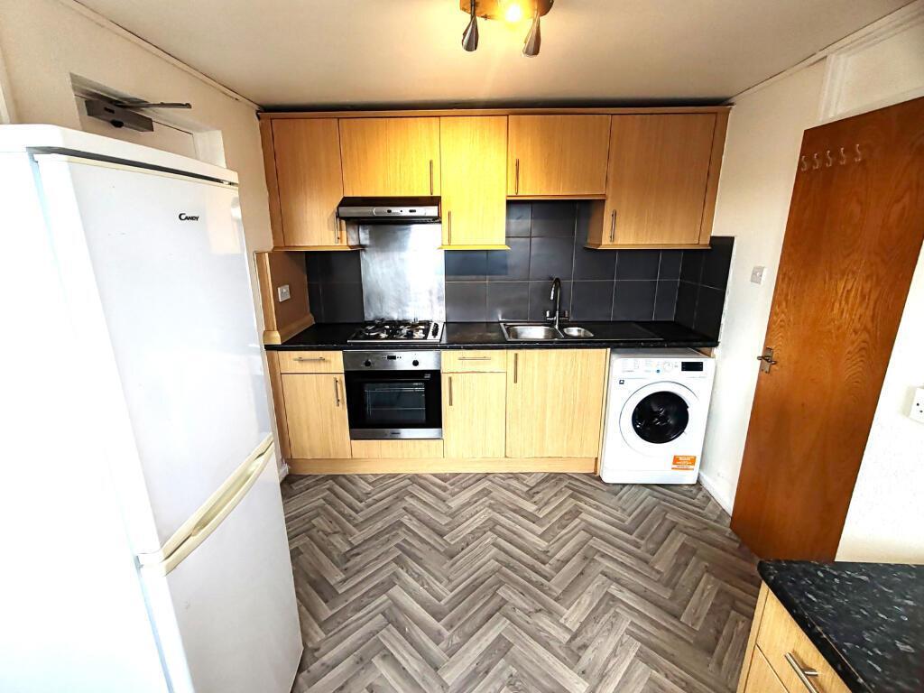 Apartment in Ilford, Clayhall - View 2