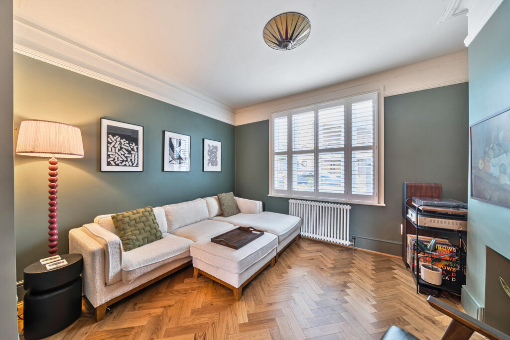 House in London, Blackheath Royal Standard, East Greenwich - More