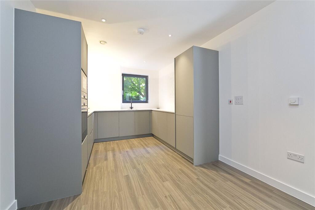 3 bedroom maisonette for rent