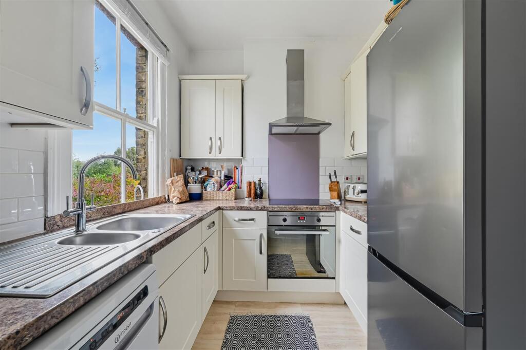 Apartment in London - View 4
