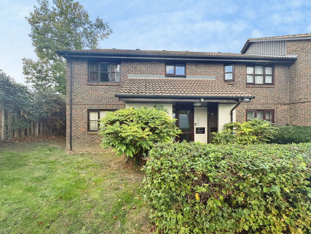Main image of property: Sprucedale Close, Swanley, BR8 7YU