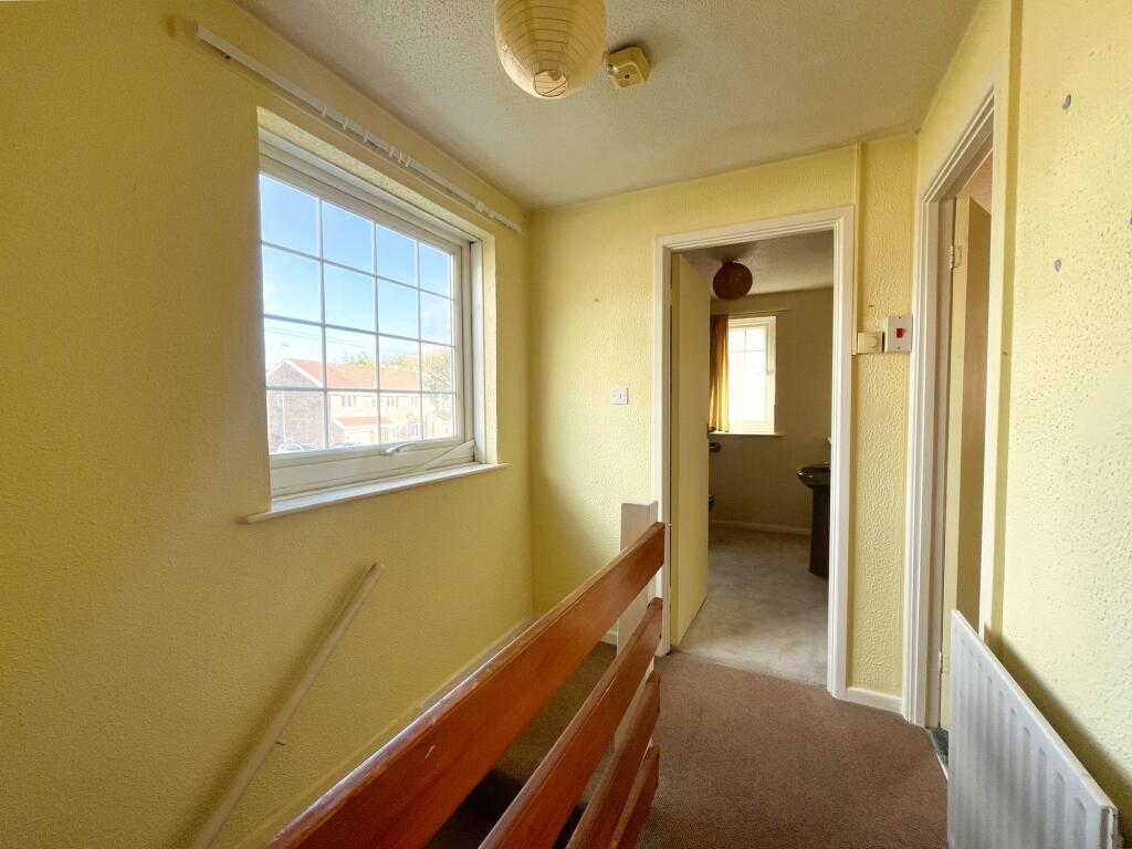 27a Millfield Drive, Cowbridge, The Vale of Glamorgan CF71 7BR photo 4