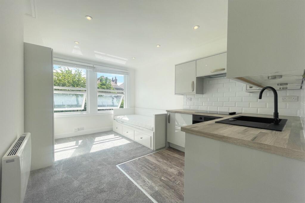 Main image of property: Elms Crescent, Clapham, SW4