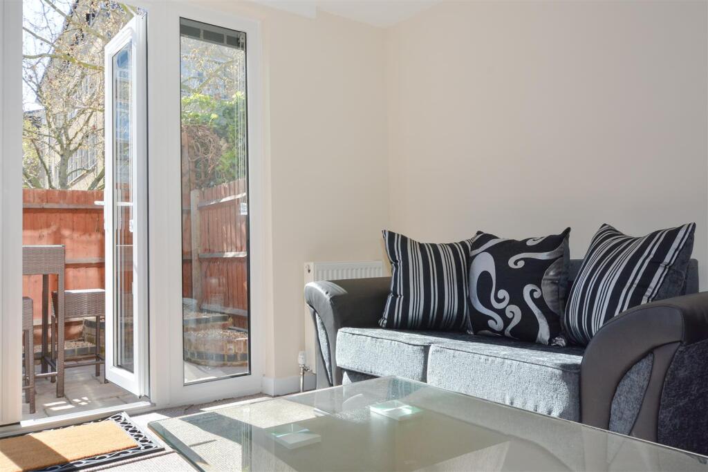 4 bedroom terraced house for rent