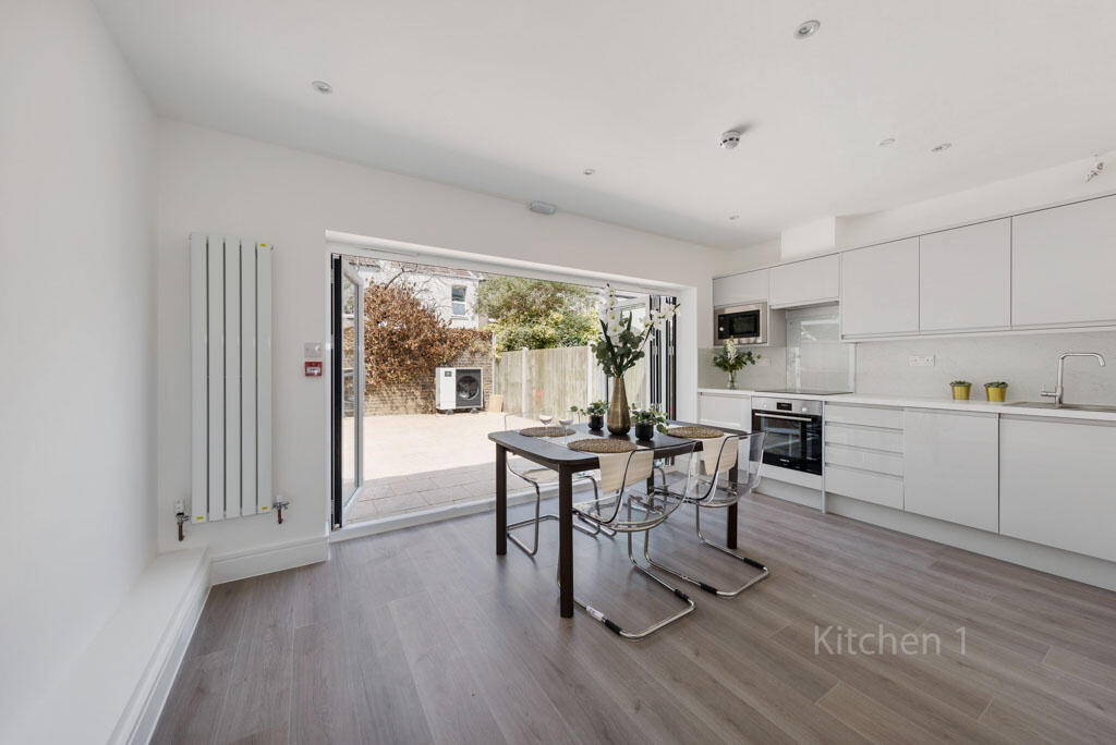 1 bedroom house share for rent