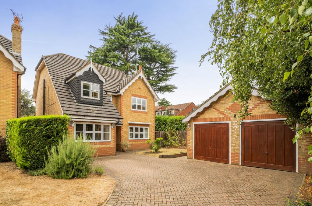 Main image of property: Alexandra Mews, Nascot Wood, Watford WD17 4DT