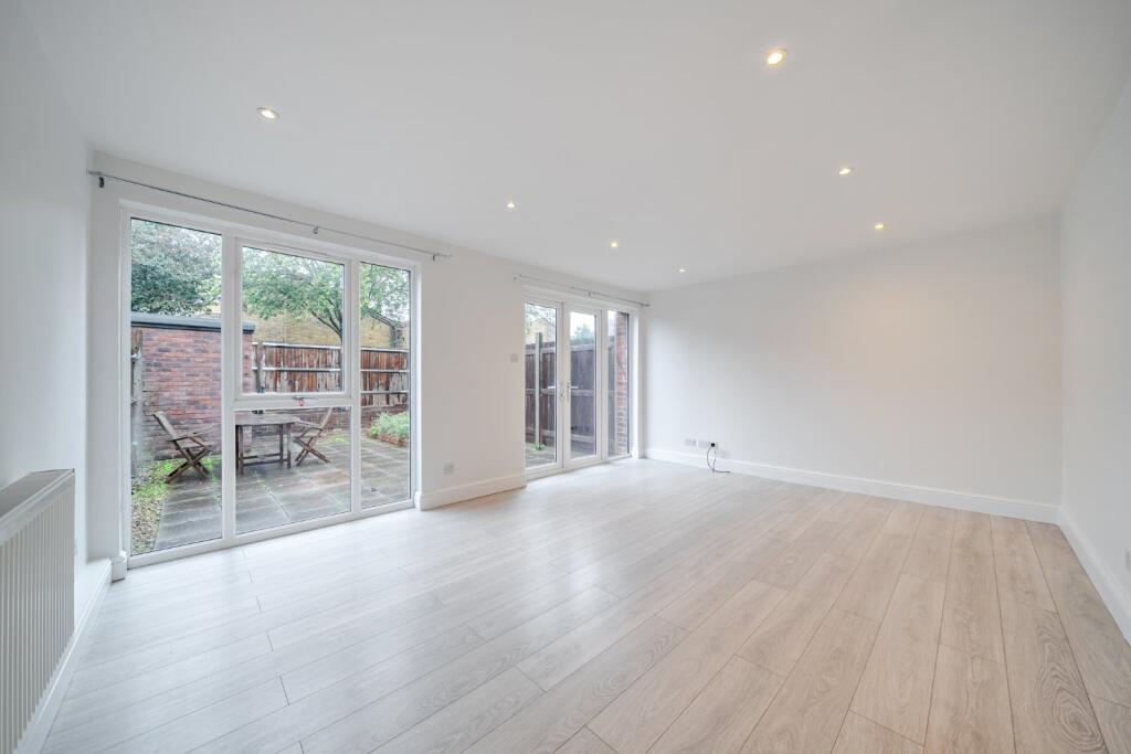 House in London - View 2