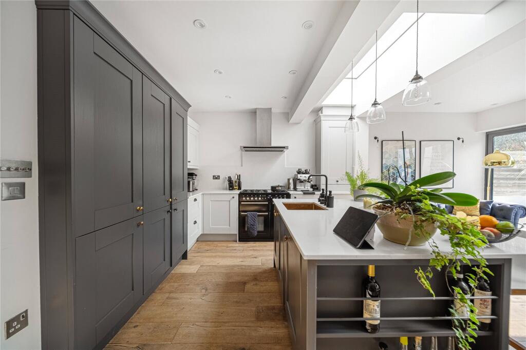 House in London - View 5