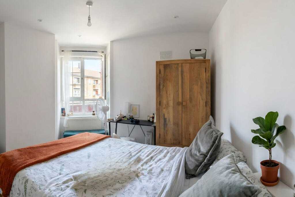 Apartment in London, Old Kingshold Estate, Hackney - View 5