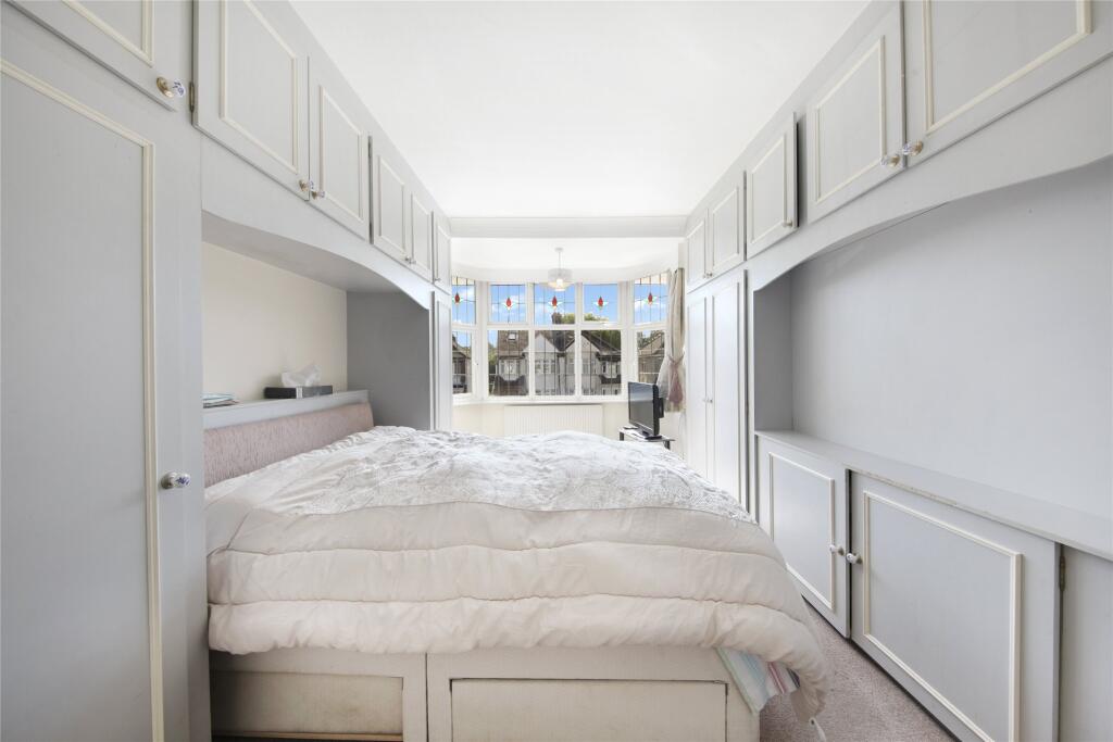 House in London, Grahame Park, Mill Hill - More