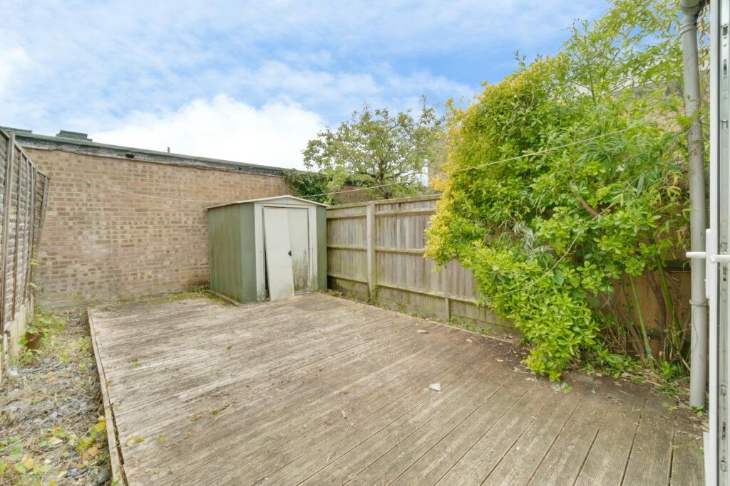 House in High Wycombe, Totteridge - More