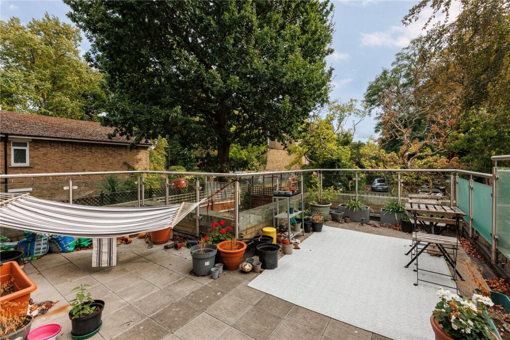 Apartment in London - View 2
