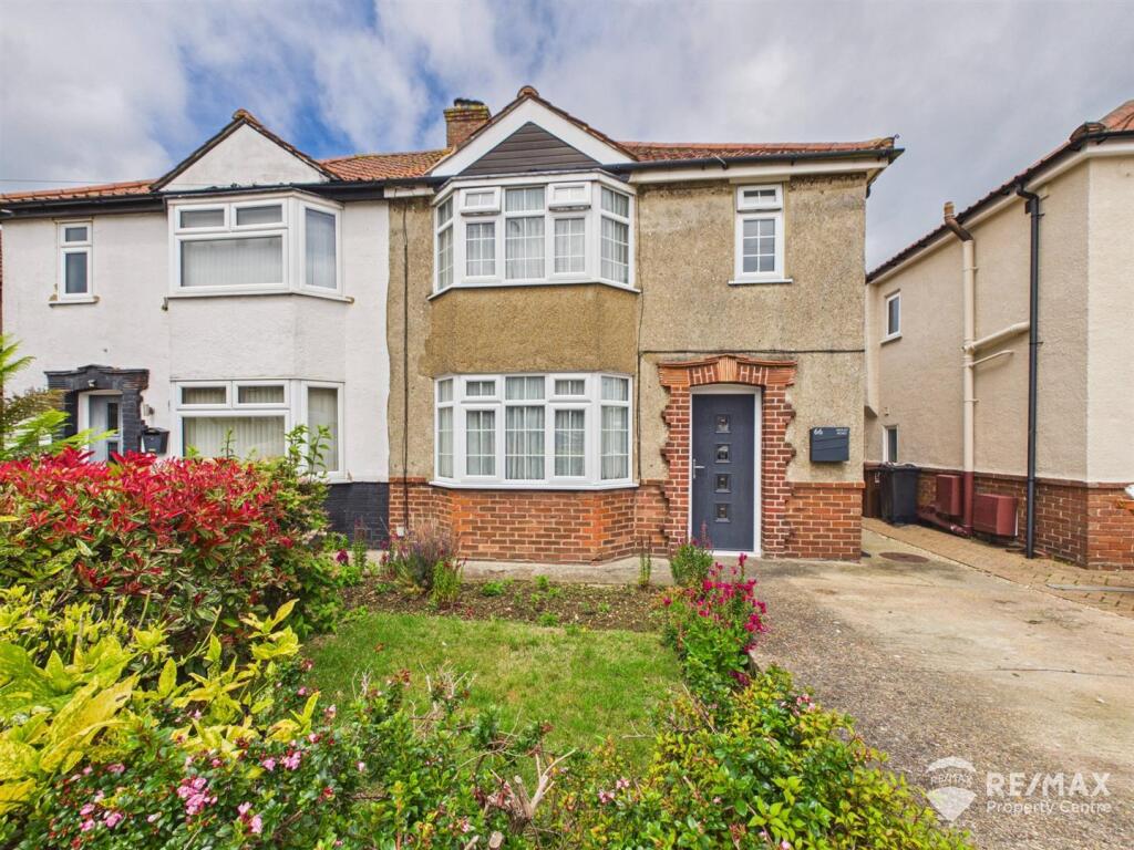 3-bed semi-detached on Ashley Road, Harwich, £260,000