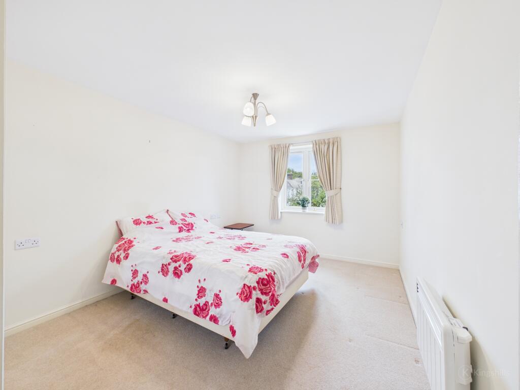 Apartment in Buckinghamshire, Hazlemere - More