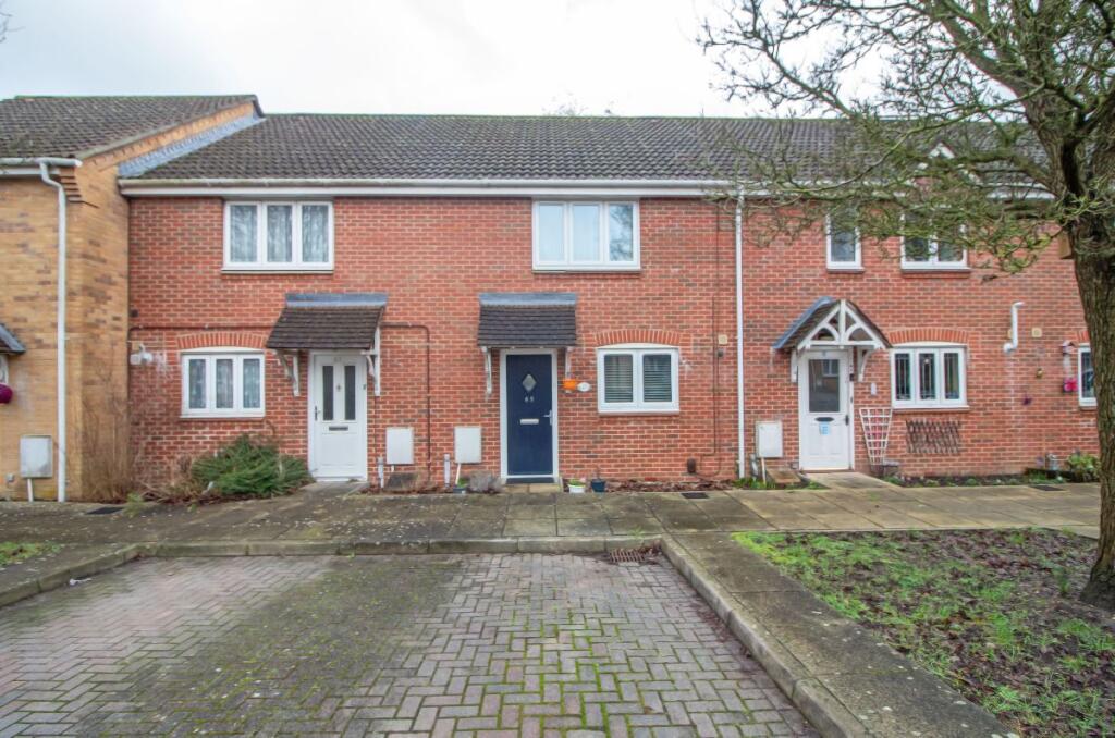 Main image of property: Grebe Close, Lovedean, PO8 9UU