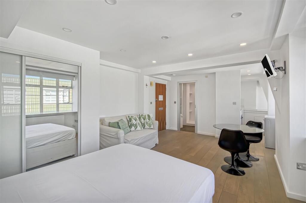 Apartment in London - View 2
