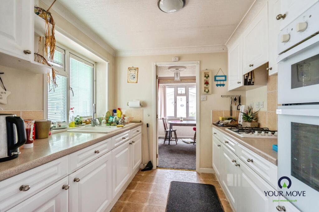 Churt Drive, Poplars Court, Bognor Regis, West Sussex, PO22 photo 3