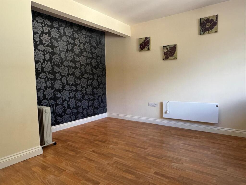 Apartment in Bristol - View 5