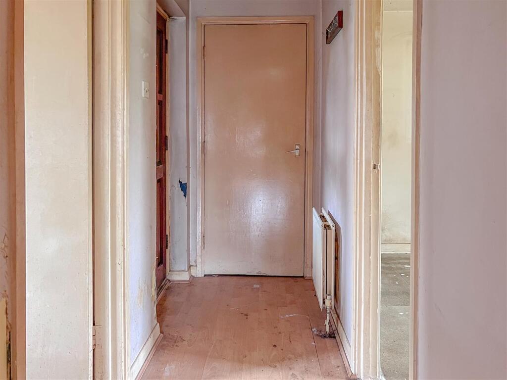 Apartment in Hemel Hempstead - View 2