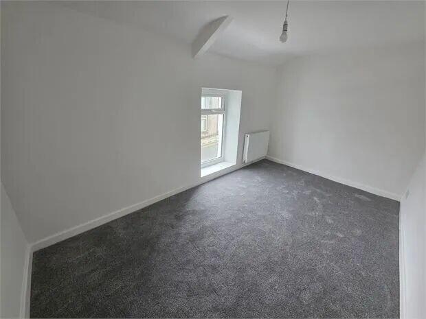 House in Cardiff, Pen-y-graig - View 5