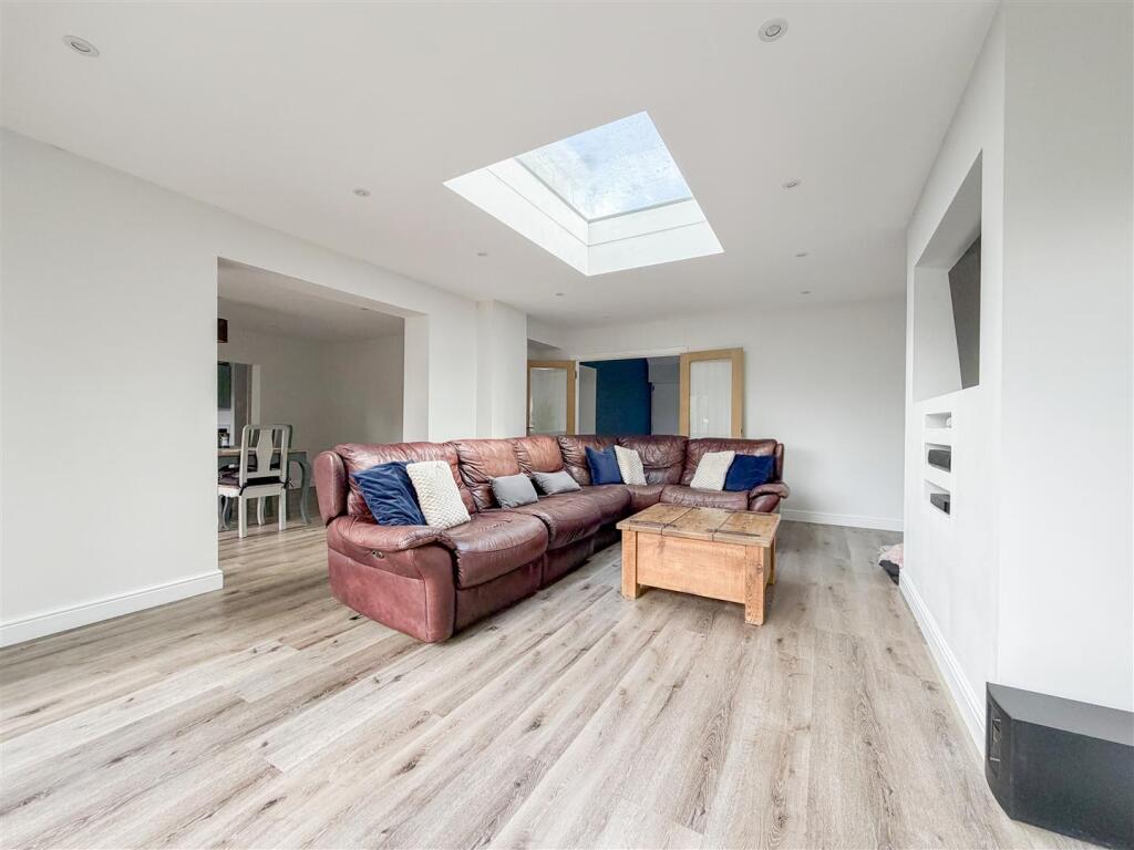 House in Bexhill-on-Sea, Little Common - View 3