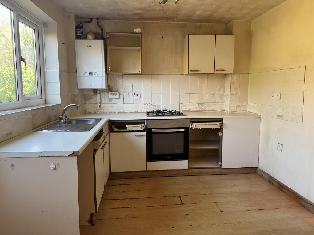 House in Kettering, Brambleside - View 2