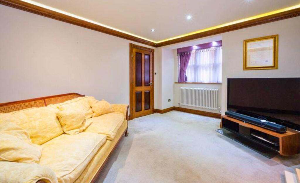House in Preston - View 5
