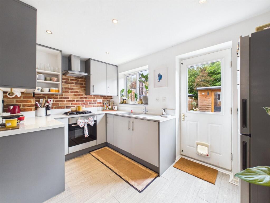 House in Gloucester - View 3