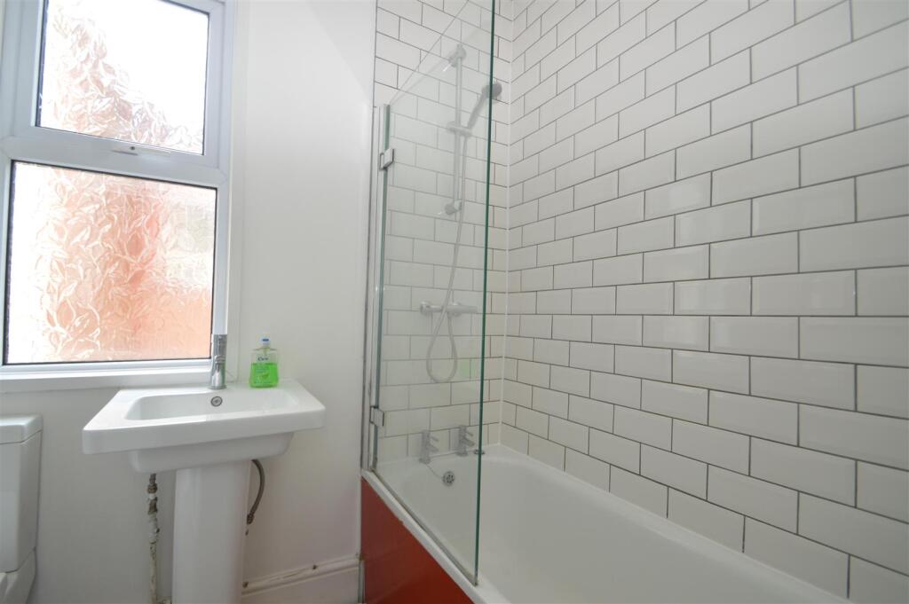 Apartment in Bristol - View 3
