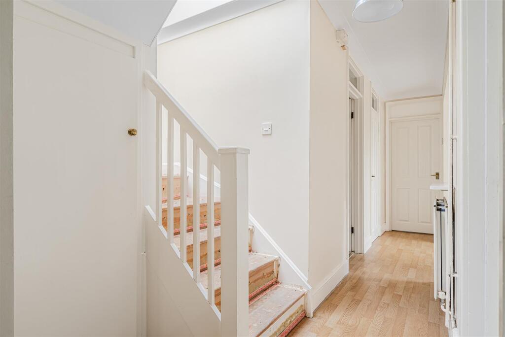 House in Cambridge, Romsey - More