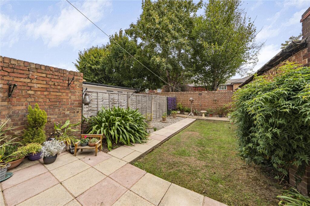 House in Southall - View 5