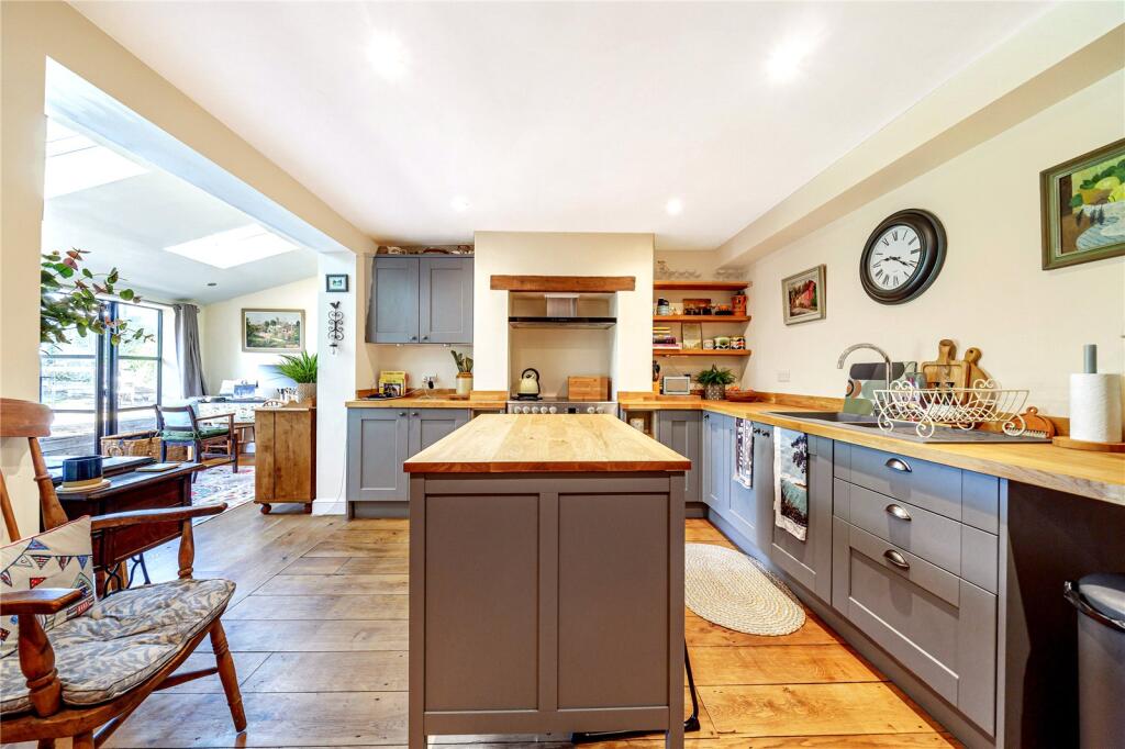 Priors Hill, Wroughton, Swindon, SN4 photo 4