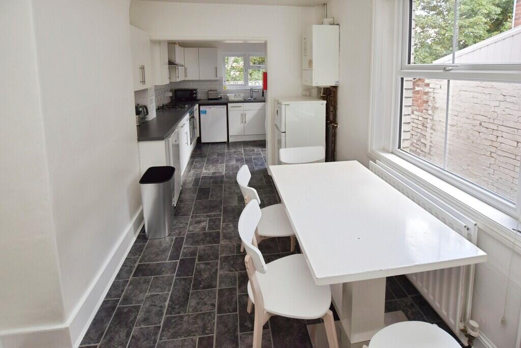 House in Exeter - View 3