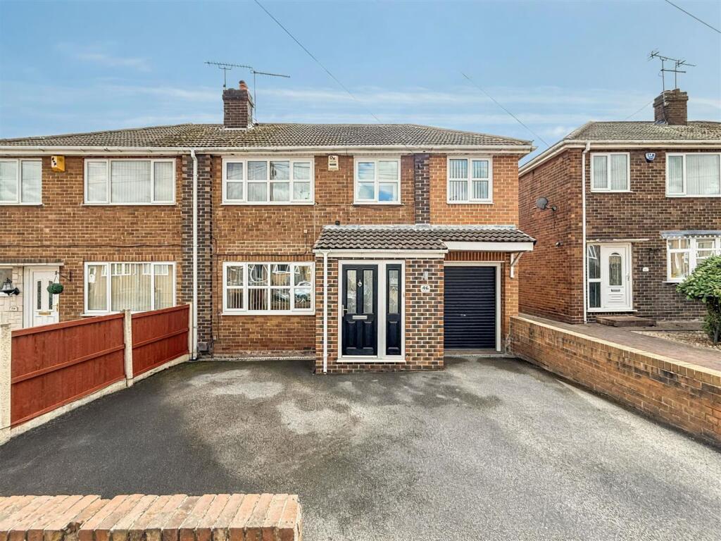 4-bed semi-detached on Eastfield Drive, Pontefract, £250,000