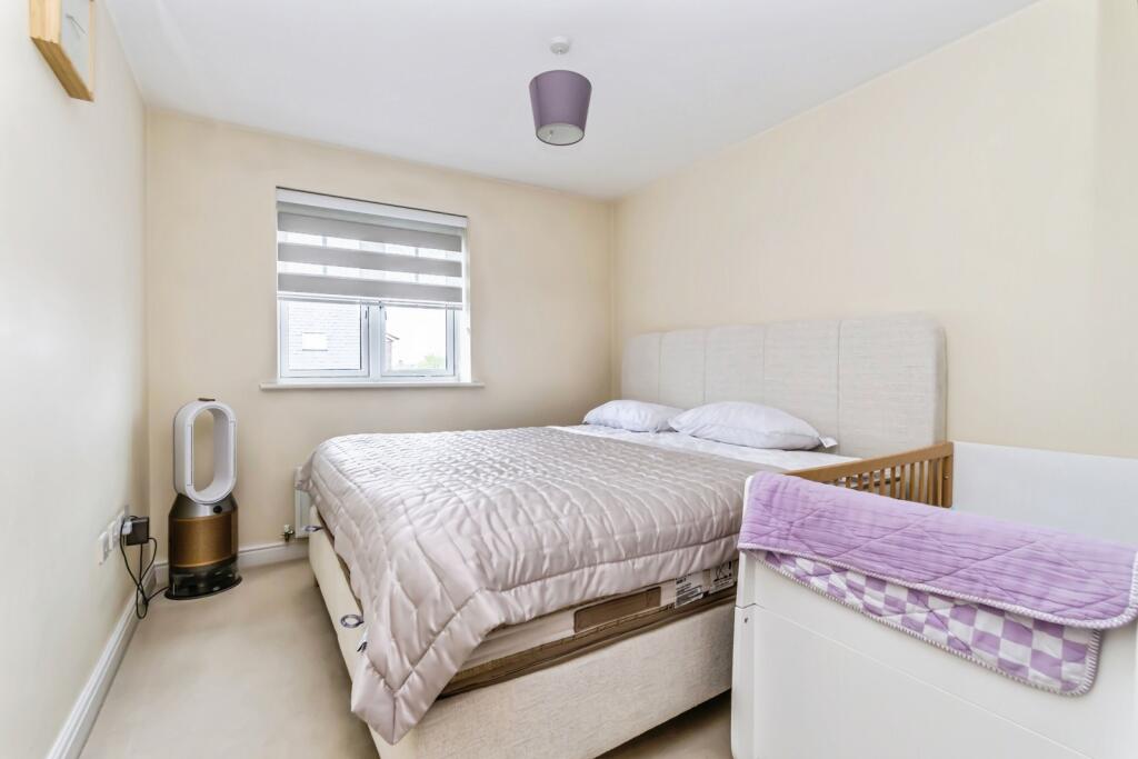 Apartment in Croydon, Shirley - View 4