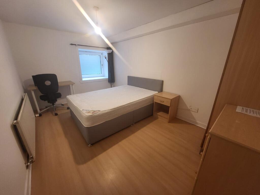 6 bedroom duplex for rent