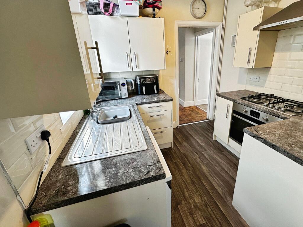 Priory Avenue, Bridgend, CF31 - View 3