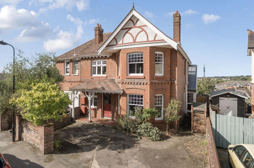 5-bed semi-detached on St. Catherines Road, Bitterne Park, Southampton, SO18, £525,000
