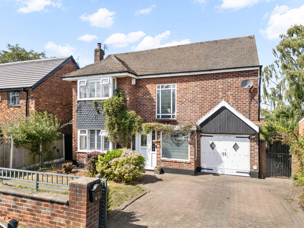 4-bed detached on Mainwood Road, Timperley, Altrincham, Greater Manchester, WA15, £875,000