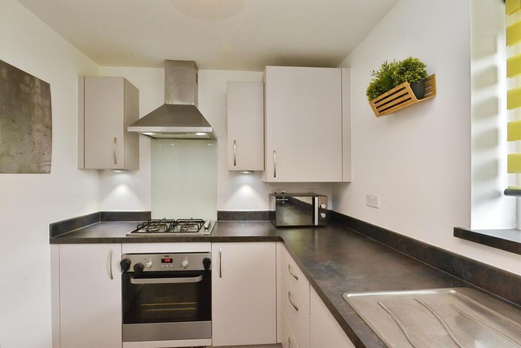 Apartment in Milton Keynes, Fairfields - View 5