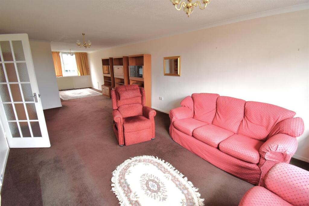 Set on the popular Grange Court development in a prime Henleaze position photo 3