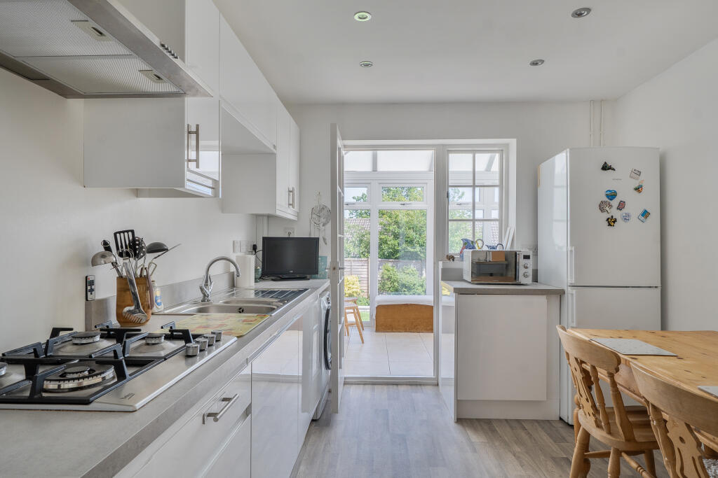 Alnwick, Toothill, Swindon, SN5 - View 3