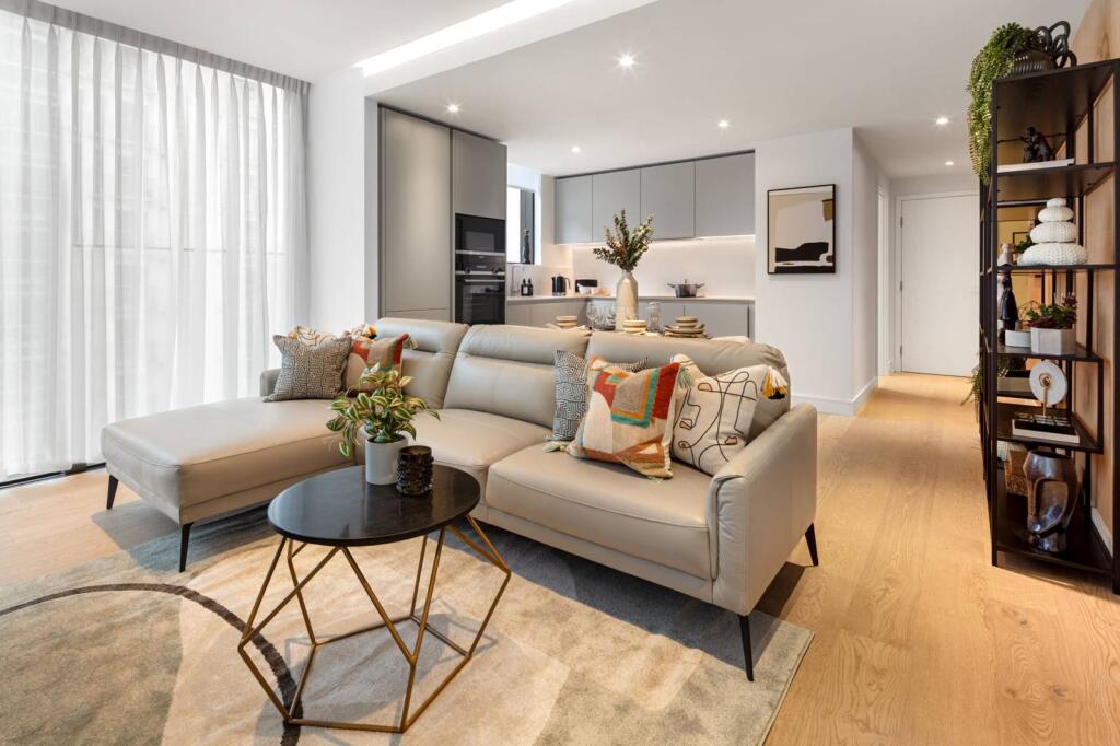 Main image of property: South Quay Plaza, Canary Wharf, E14