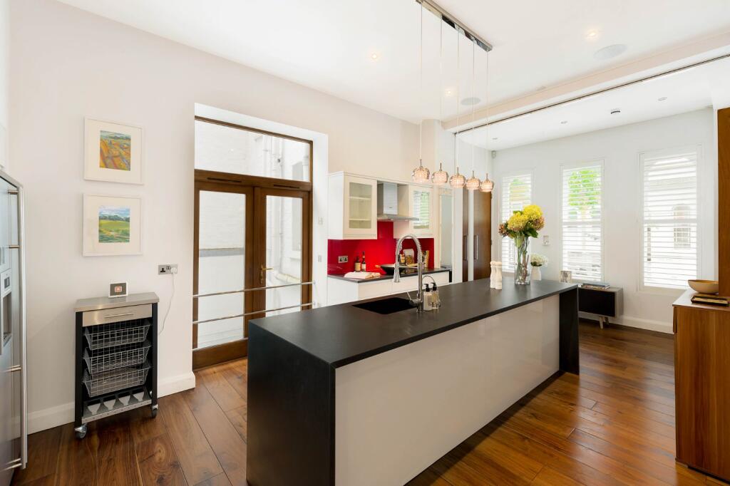Apartment in London, Royal Borough of Kensington and Chelsea - View 2