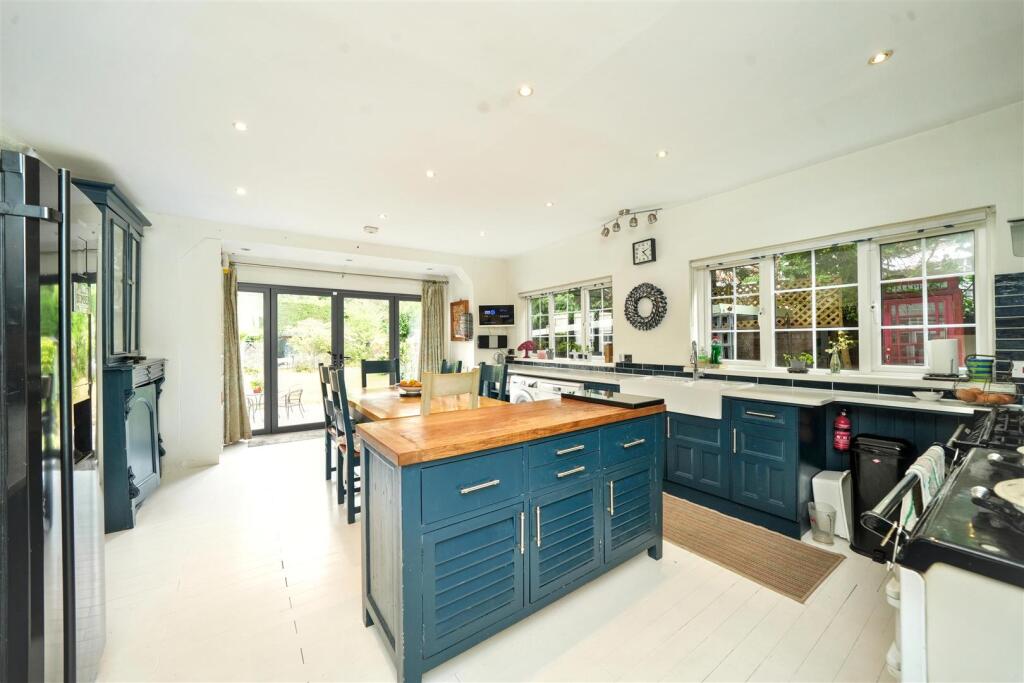 House in Wolverhampton, Tettenhall - View 5