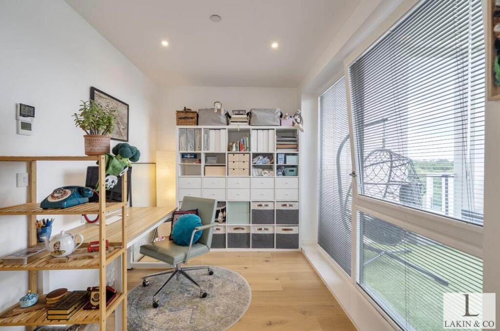 Apartment in London, Cowley - More