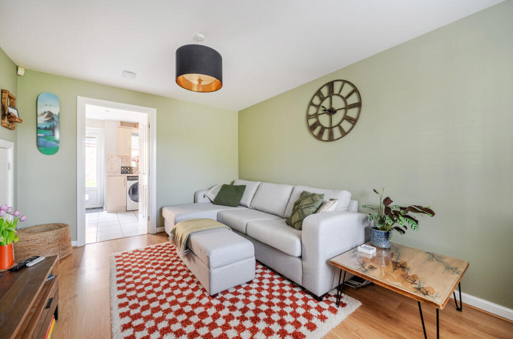 House in Spencers Wood, Shinfield - More